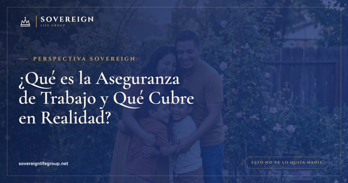 Un trabajador latino con su familia revisando qué cubre la aseguranza de trabajo y su seguro por ocupación