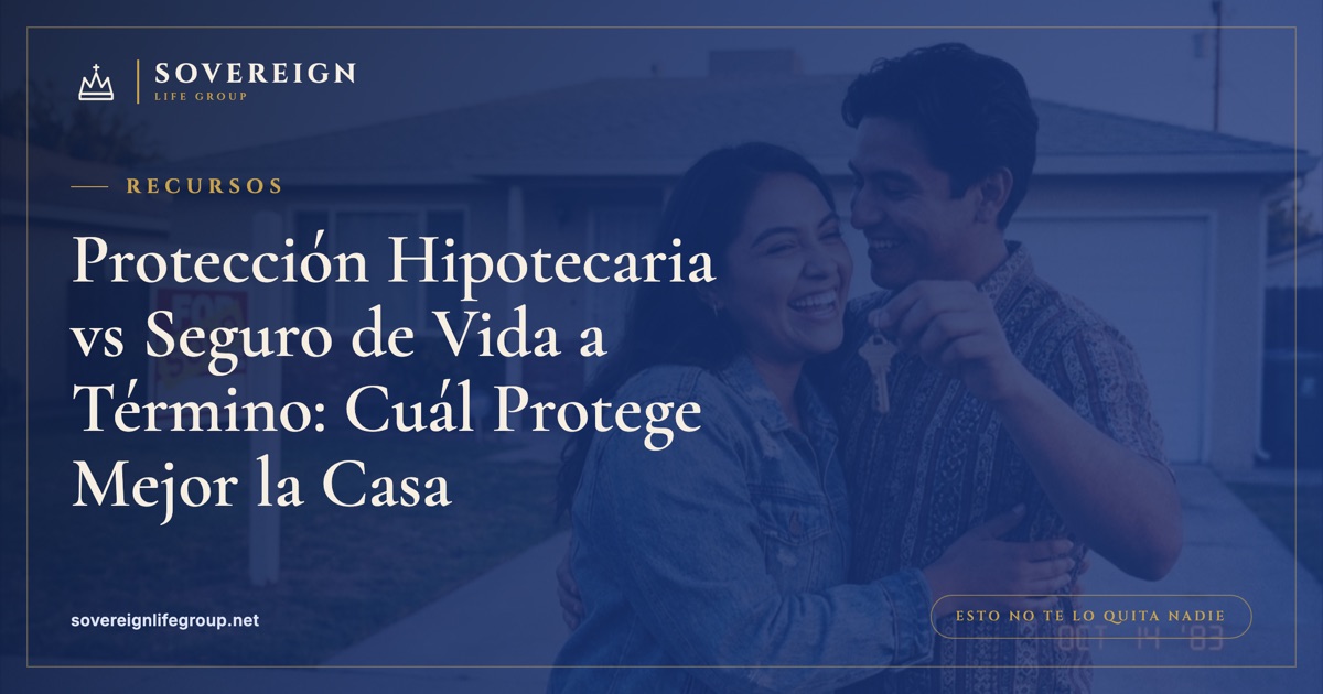 Una familia en el porche de su casa, que ilustra la decisión entre protección hipotecaria y seguro de vida a término para cubrir un préstamo de vivienda
