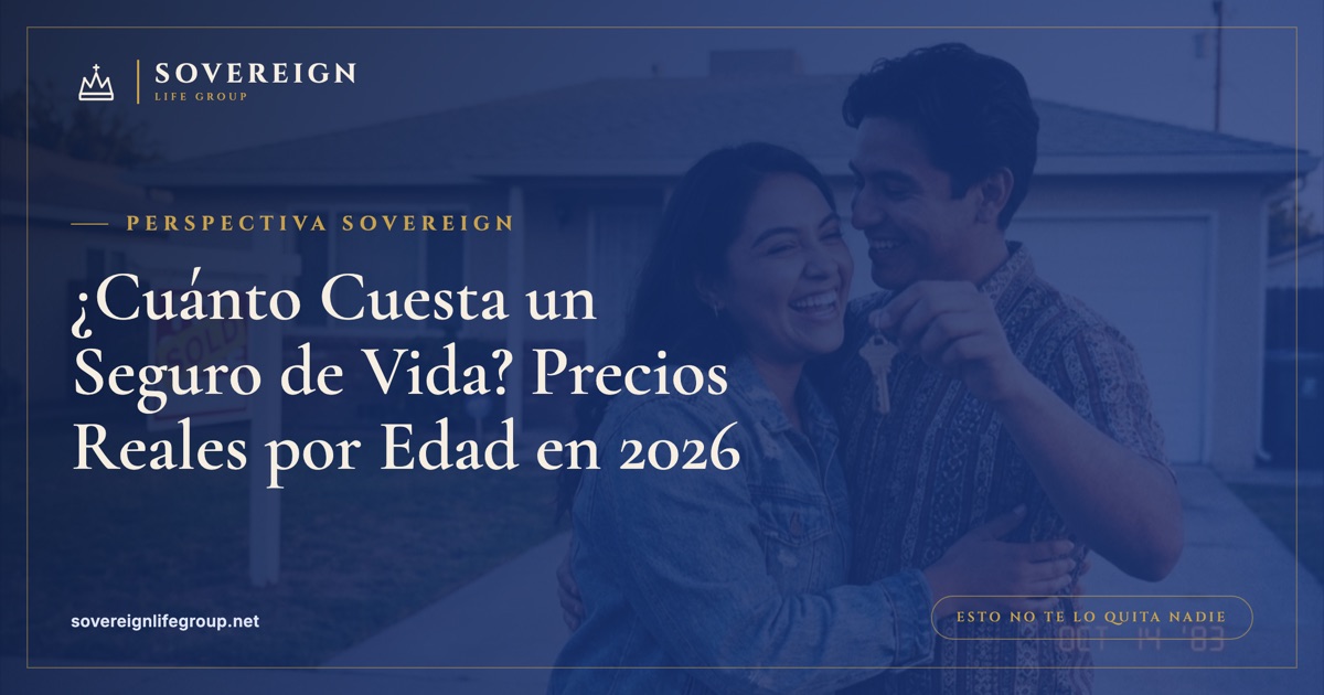 Una familia latina en casa revisando juntos cuánto cuesta el seguro de vida y una prima mensual