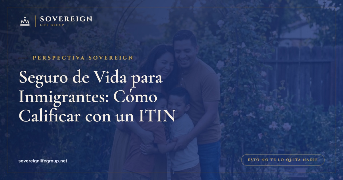 Una familia inmigrante latina en casa revisando su seguro de vida para inmigrantes con un ITIN